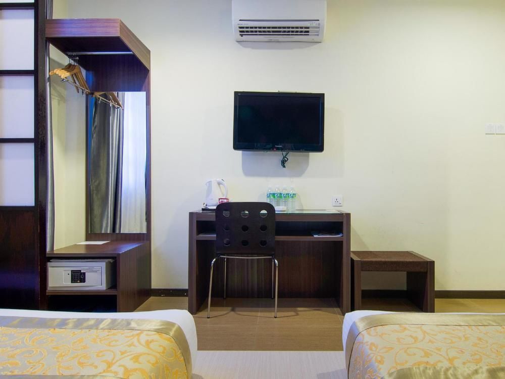 เอจ เดย์ บูติกโฮเต็ล @ อิมเปียน เอมาส สกูได Hotel ภายนอก รูปภาพ