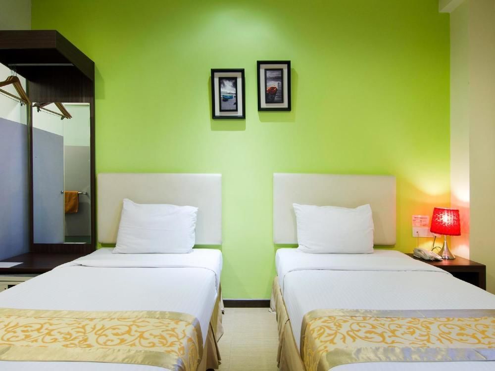 เอจ เดย์ บูติกโฮเต็ล @ อิมเปียน เอมาส สกูได Hotel ภายนอก รูปภาพ